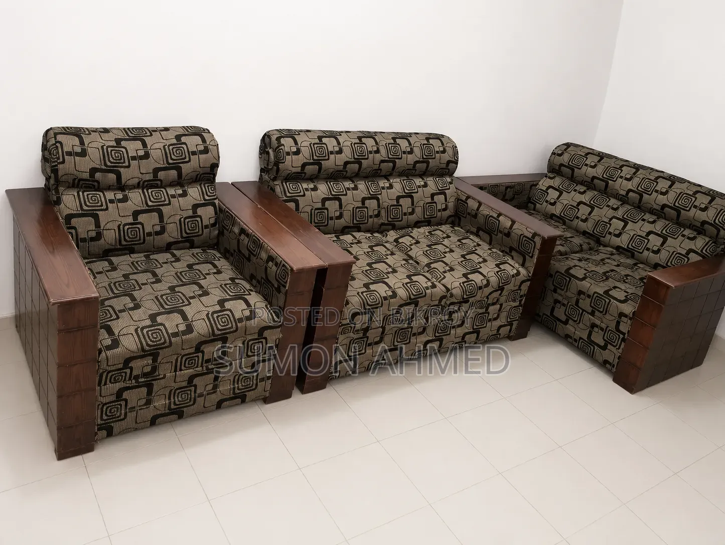 Sofa 3-piece set for 2+2+1 people.