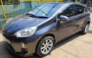 Toyota Aqua 2013 Gray