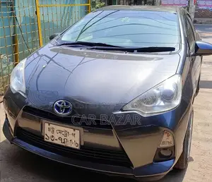 Toyota Aqua 2013 Gray
