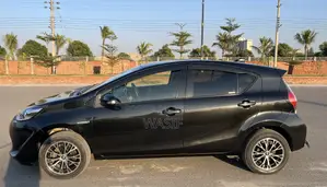 Toyota Aqua 2017 Black