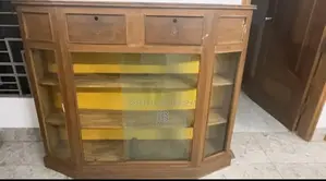 শেগুন কাঠের শোকেস
