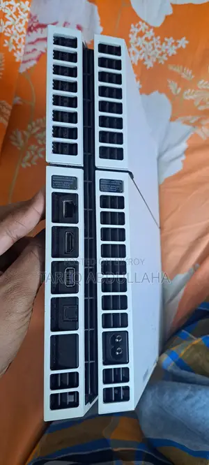 Sony Ps4 With 2 Controlers Urgent Sell