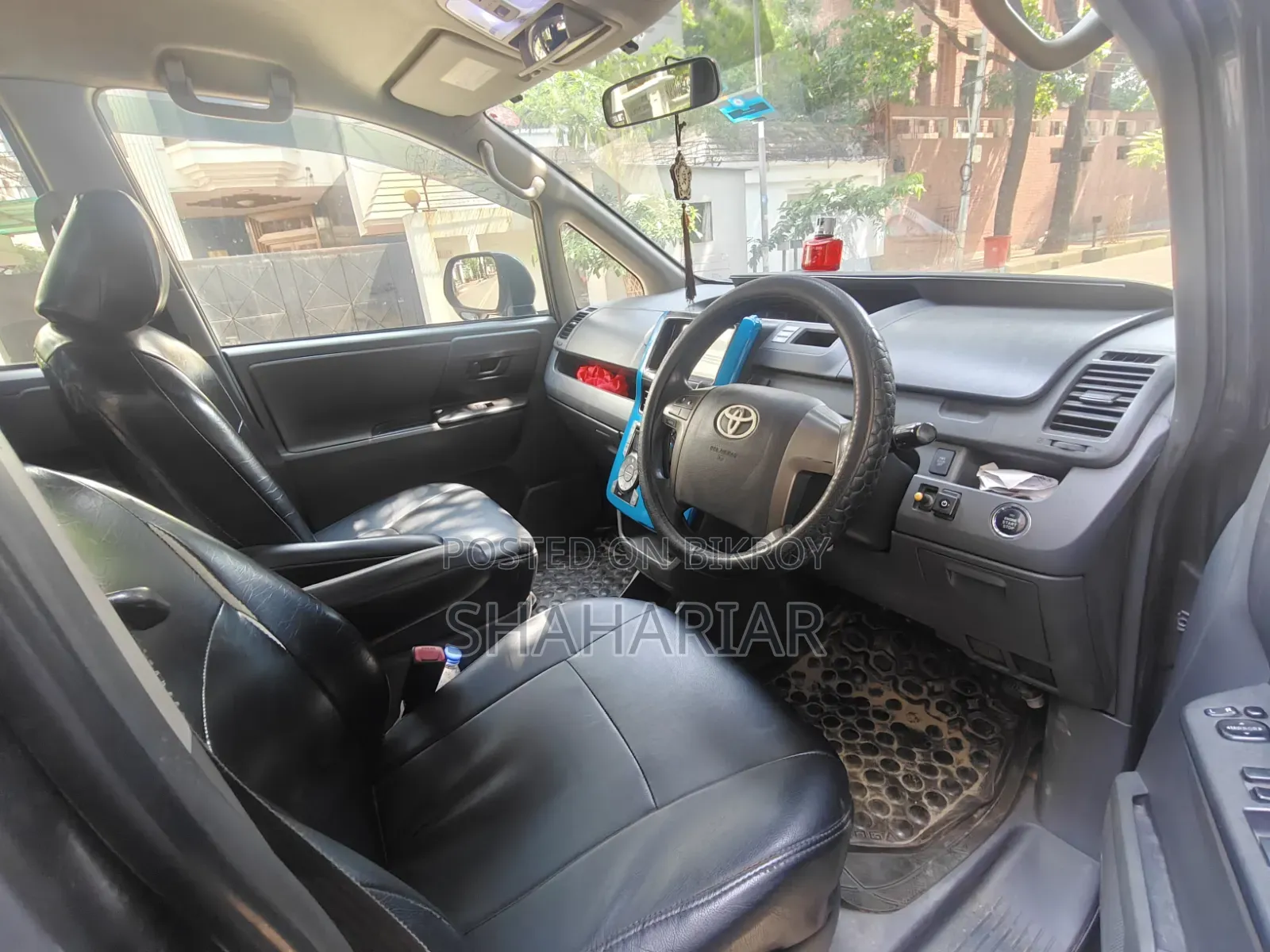Toyota Voxy 2010 Black