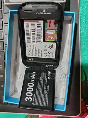Olax MF982 4G LTE Pocket Router With Display