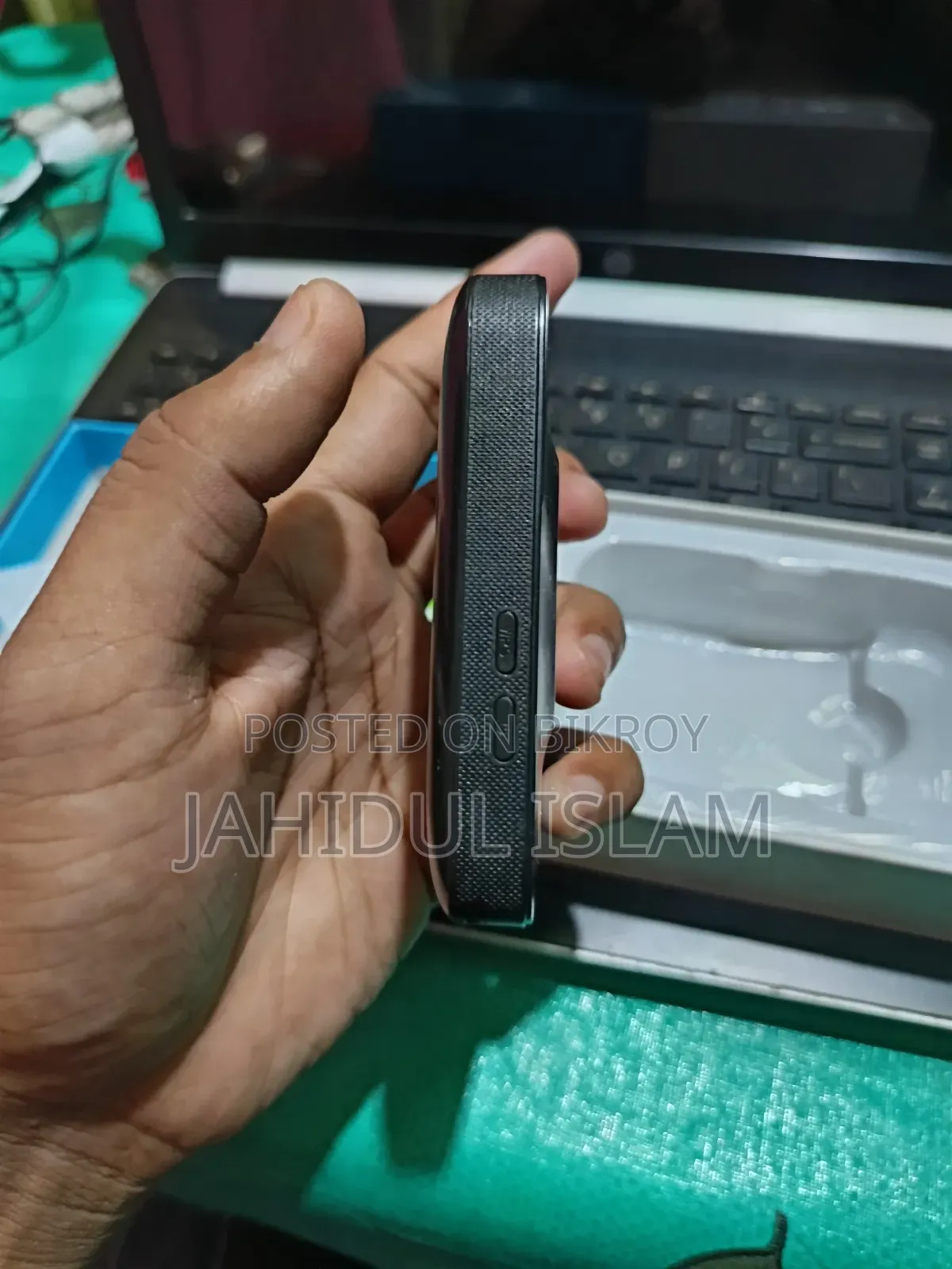 Olax MF982 4G LTE Pocket Router With Display