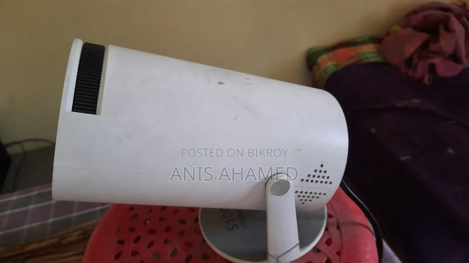 একটা প্রজেক্টর বিক্রি হবে