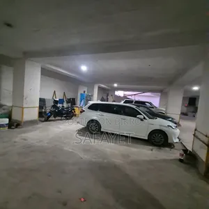 মোটরসাইকেল রাখার গ্যারেজ