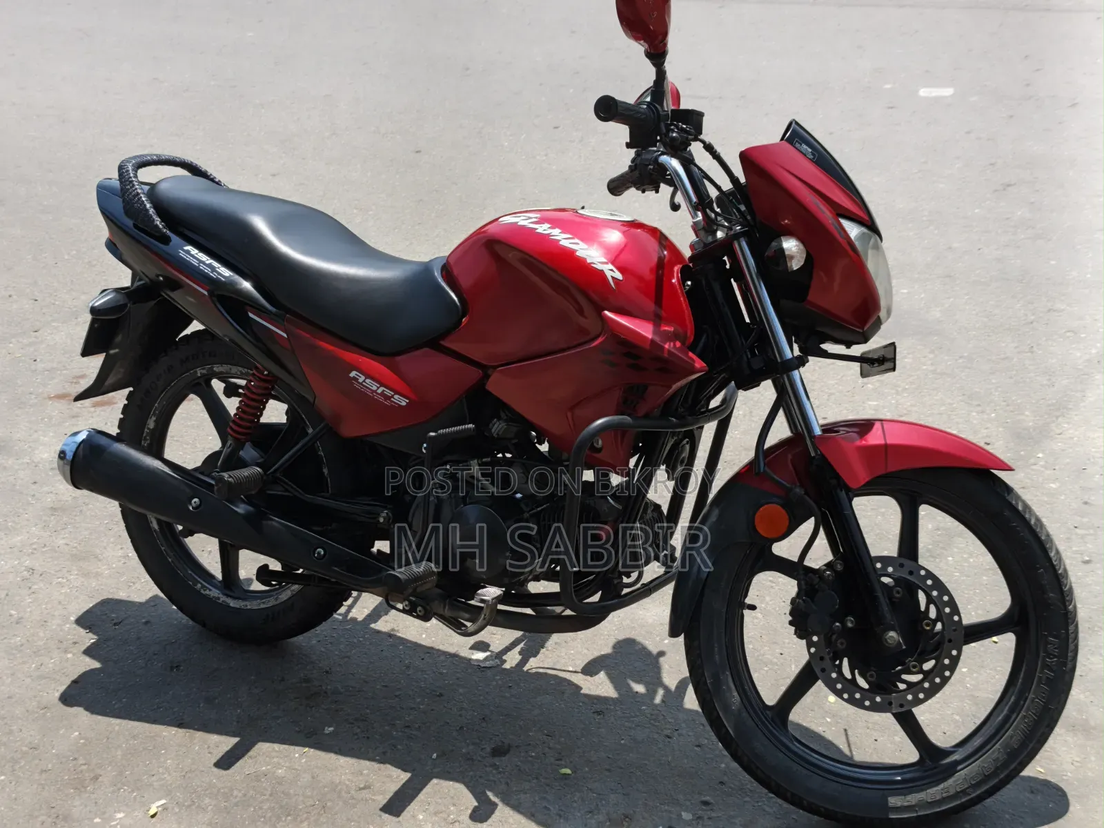 মোটরসাইকেল ২০১৫ লাল