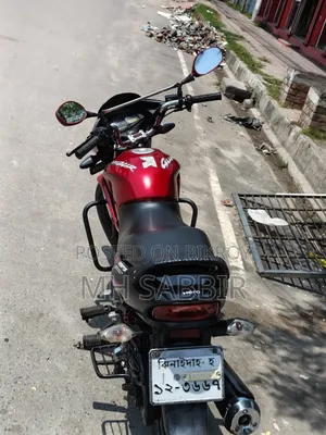 মোটরসাইকেল ২০১৫ লাল
