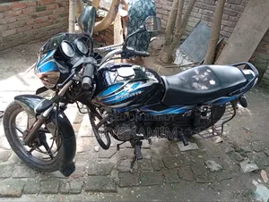 বাজাজ ডিসকভার ১০০ ২০১৮ ব্ল্যাক