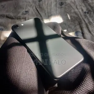 অ্যাপল আইফোন এসই (২০২০) ৬৪ জিবি ব্ল্যাক