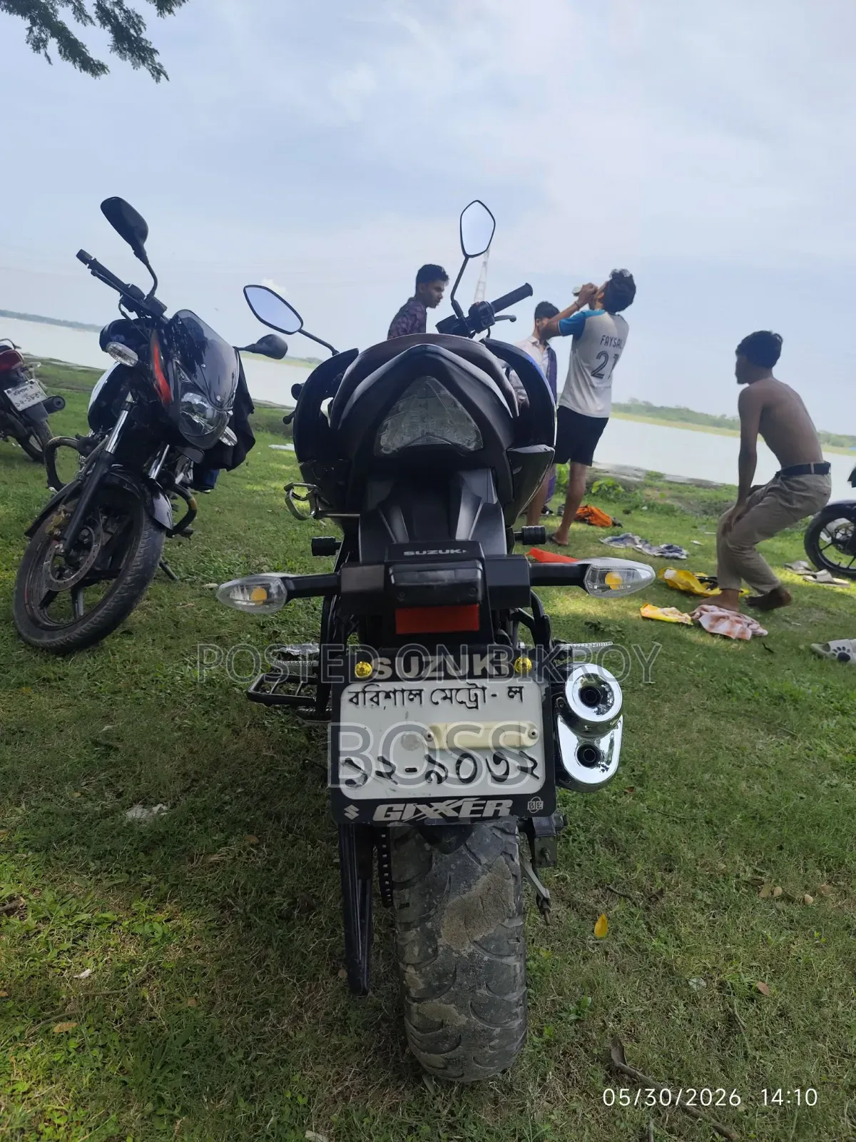 সুজুকি জিক্সার মনোটোন ২০২৩ ব্ল্যাক