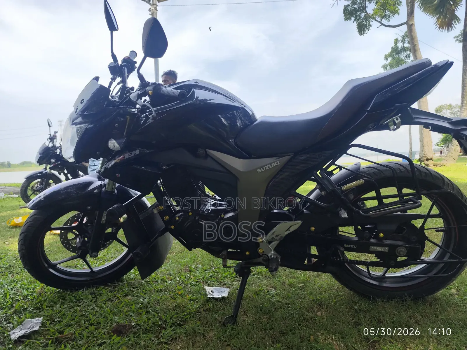 সুজুকি জিক্সার মনোটোন ২০২৩ ব্ল্যাক