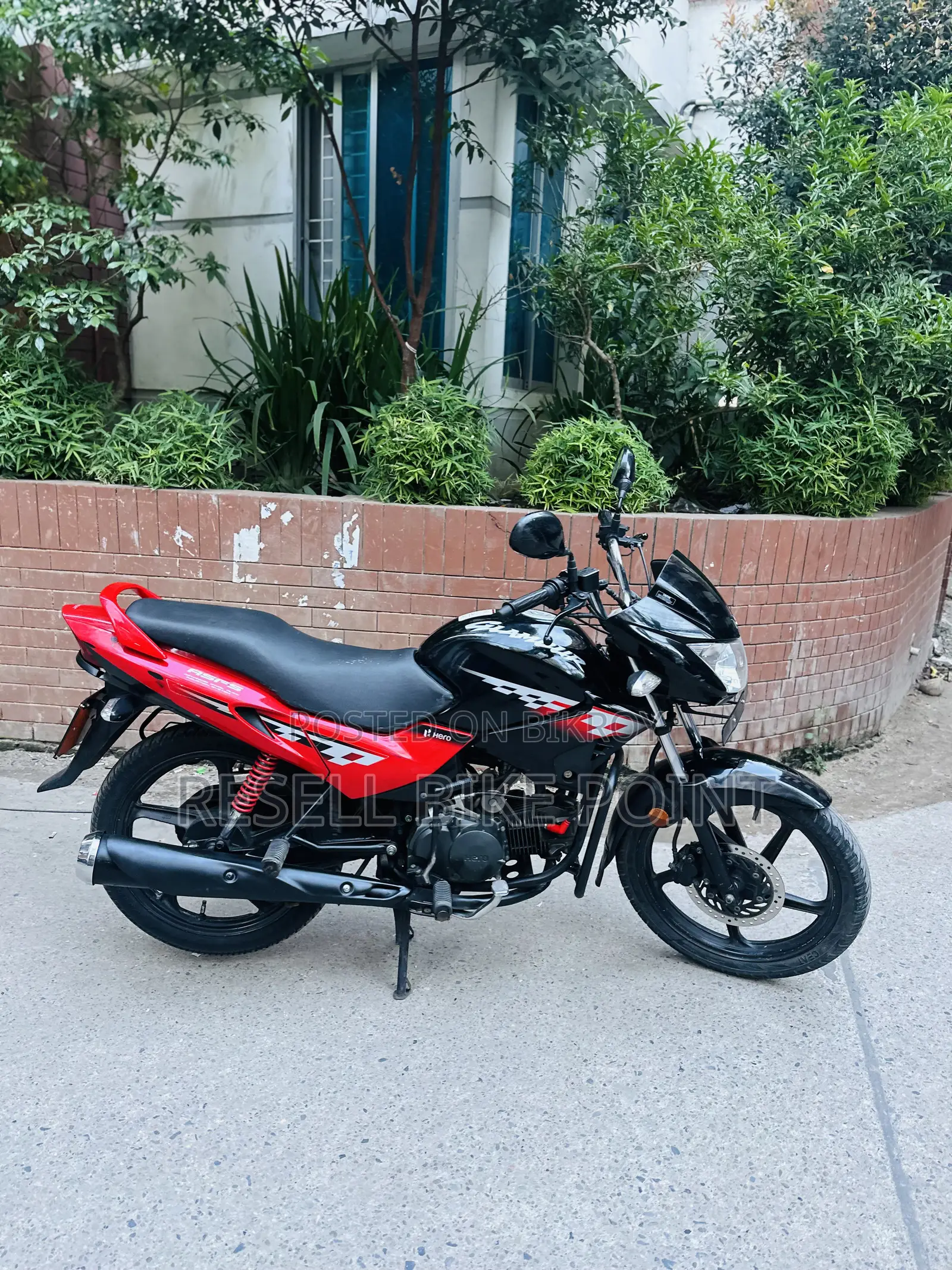 Hero Glamour 2021 Black