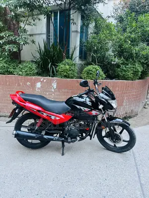 Hero Glamour 2021 Black