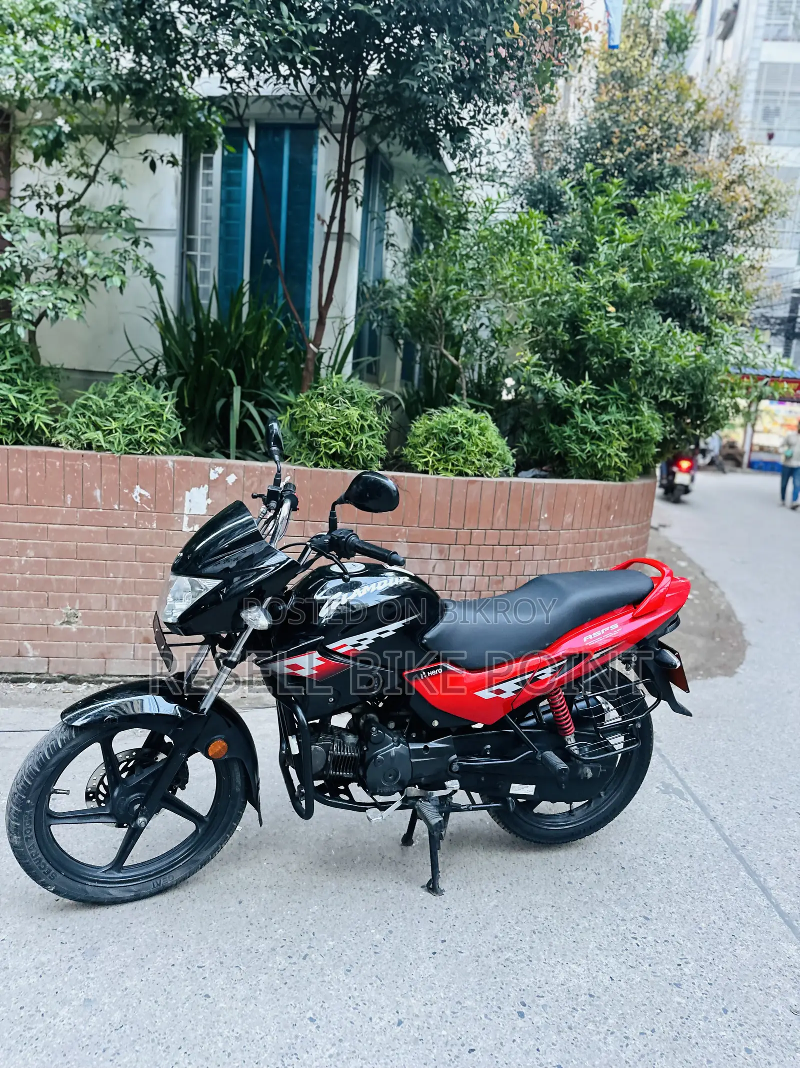 Hero Glamour 2021 Black