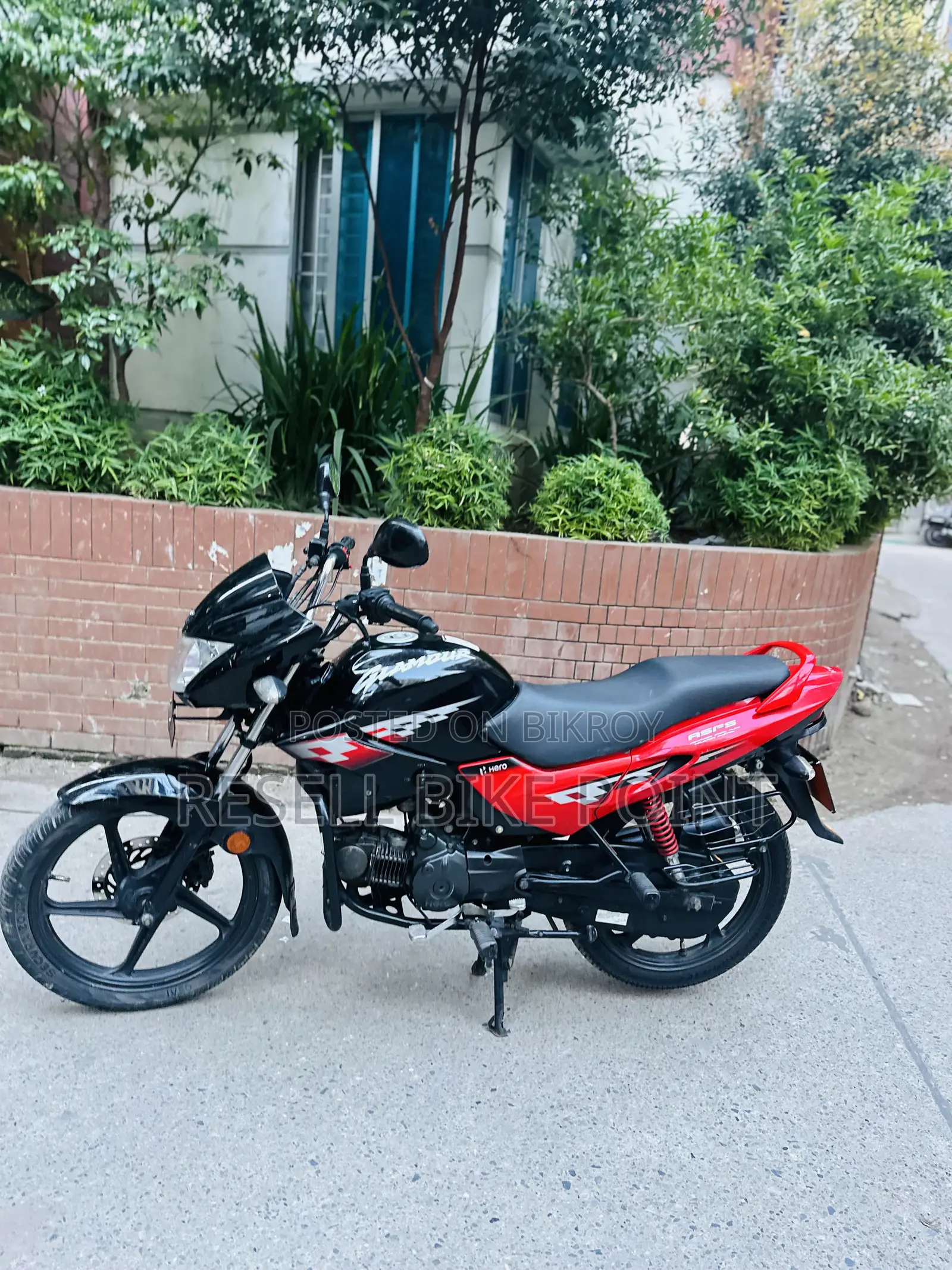 Hero Glamour 2021 Black