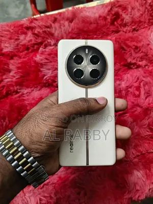 রিয়েলমি ১২ প্রো+ ৫১২ জিবি হোয়াইট
