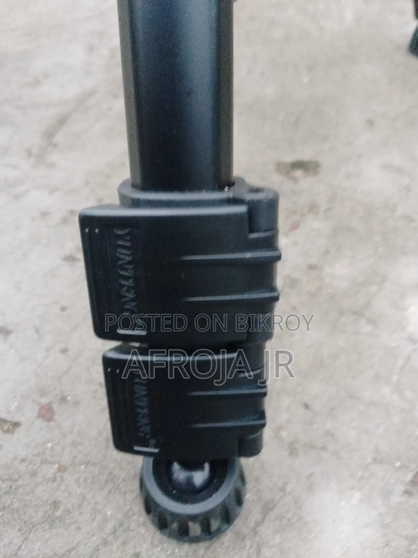 Tripod. Yunteng Vct- 880rm