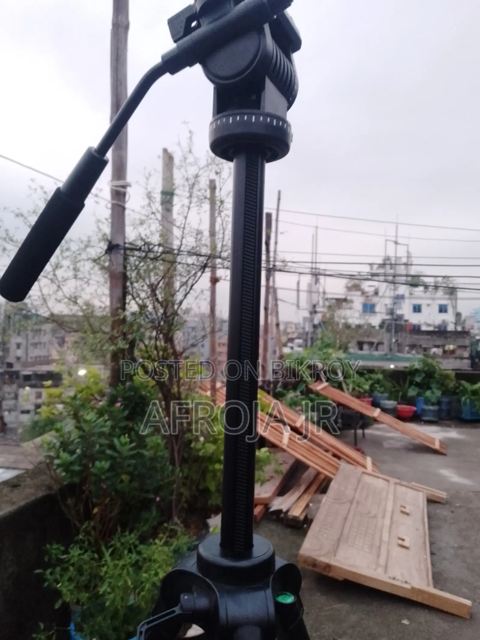 Tripod. Yunteng Vct- 880rm