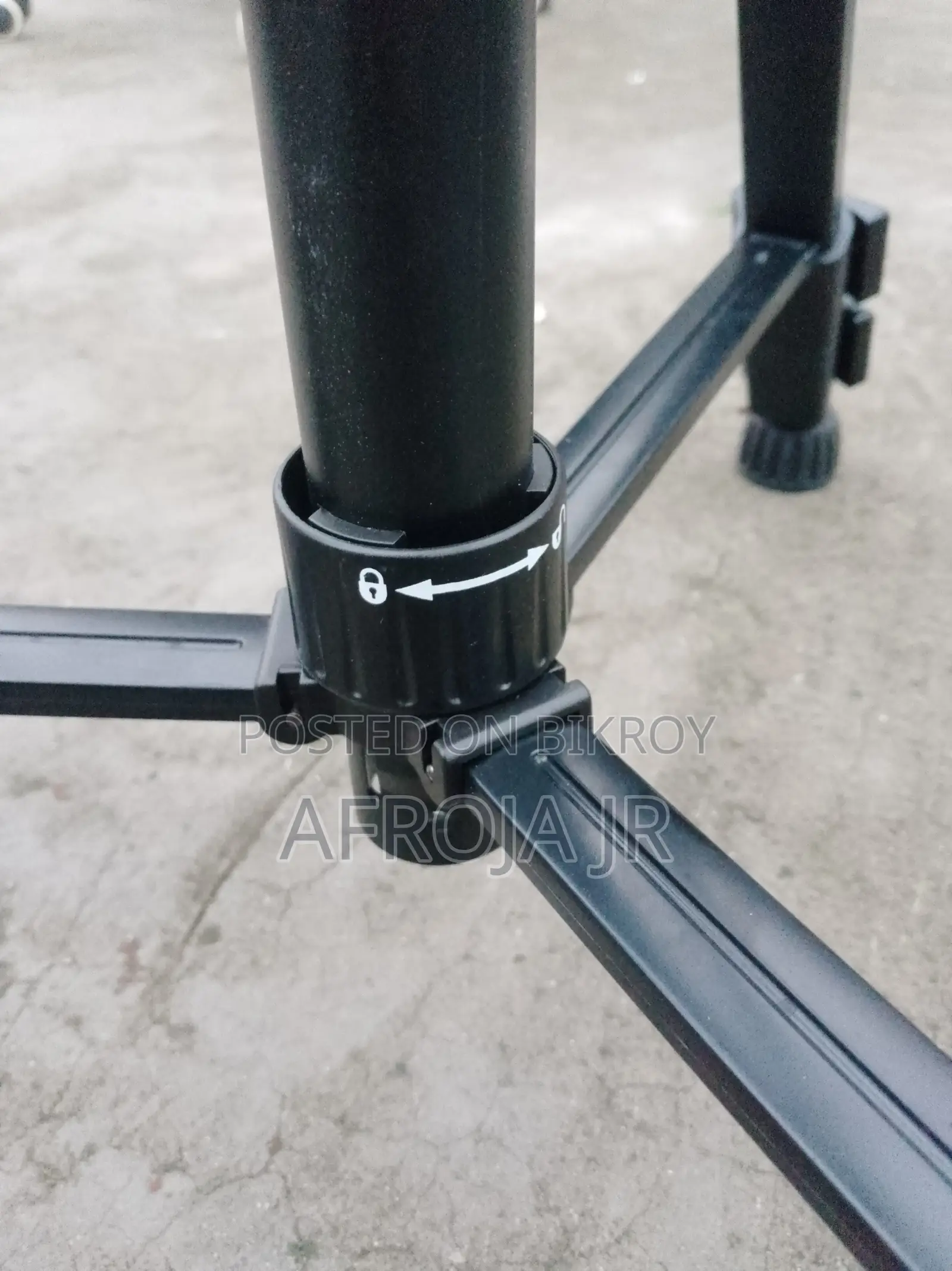 Tripod. Yunteng Vct- 880rm