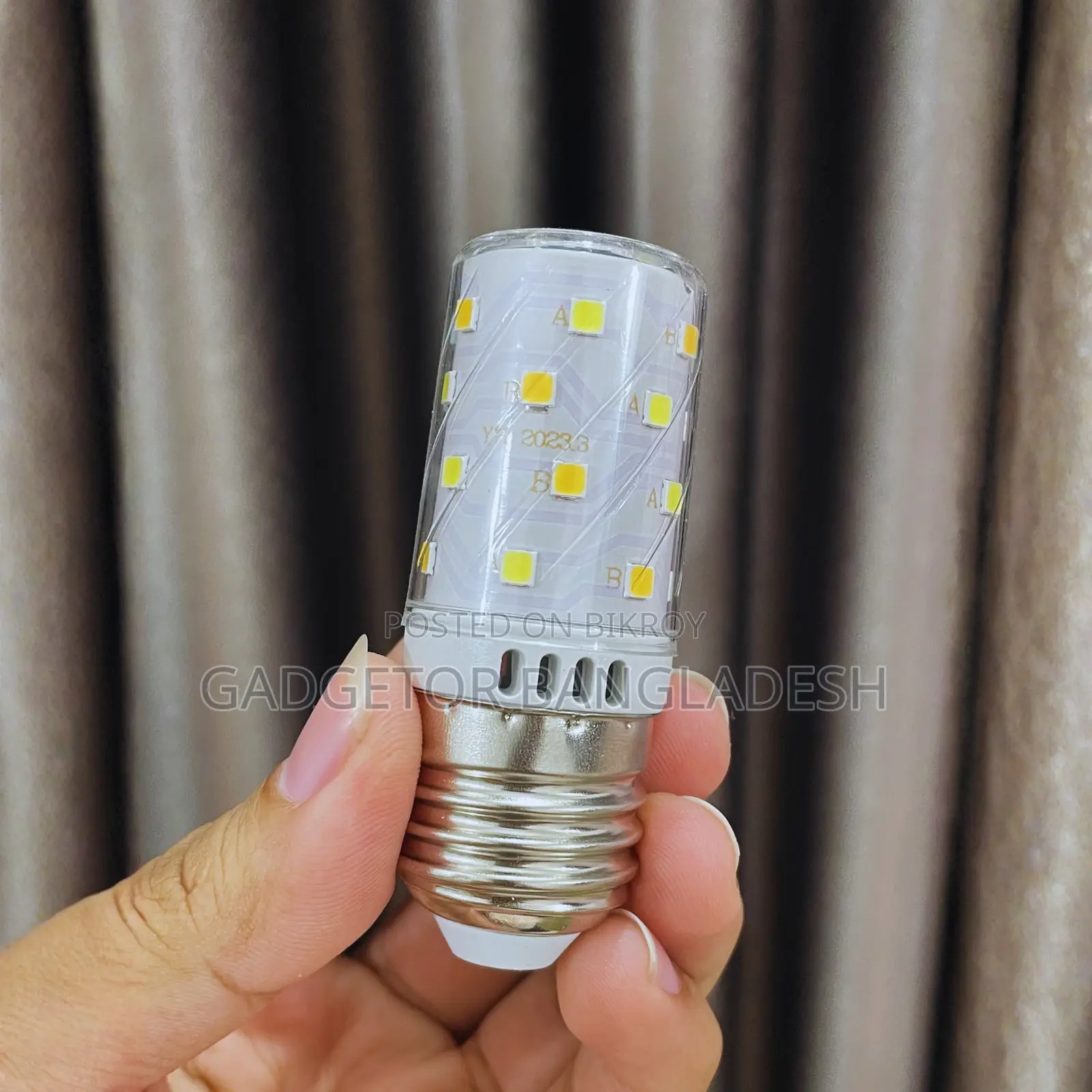 Premium Wooden Base Pleated Table Lamp