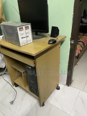 ছোট কম্পিউটার টেবিল বিক্রয় হবে