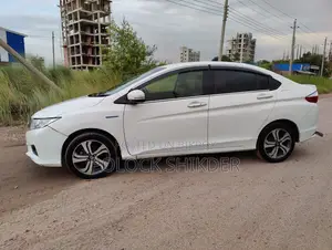 Honda Grace 1.5 Hybrid FWD 2016 Pearl