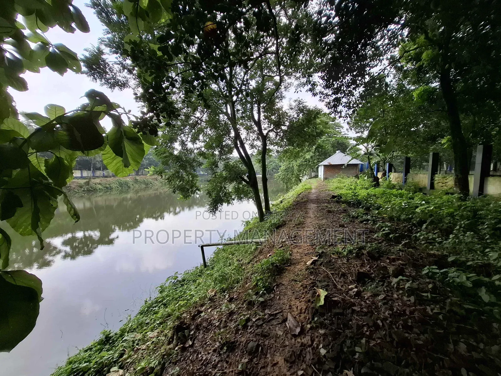 Fully Lake View 8.5 Katha Land Sell Gulshan 2