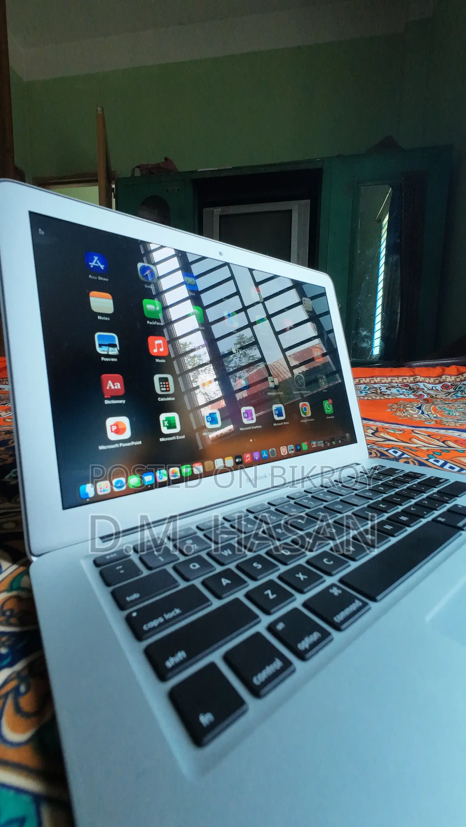 Laptop Apple MacBook 2017 8GB Intel Core I5 SSD 256GB