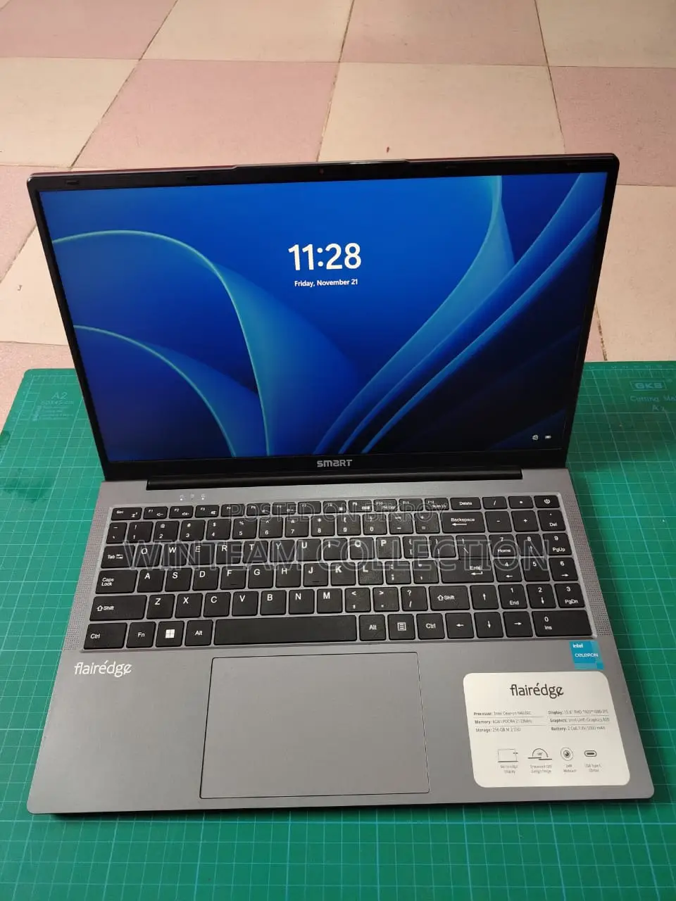 Laptop 8GB Intel SSD 256GB