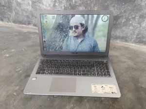 Laptop Asus X540LA 4GB HDD 500GB