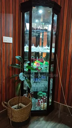 ওয়াল কর্নার শোকেস
