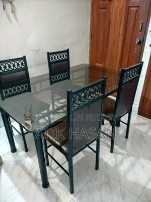 ব্যবহৃত ৪ চেয়ারের গ্লাস টপ মেটাল ডাইনিং টেবিল সেট বিক্রি হবে
