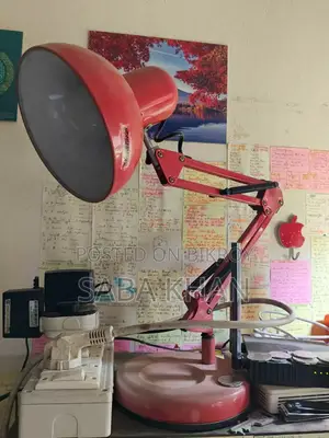 টেবিল ল্যাম্প