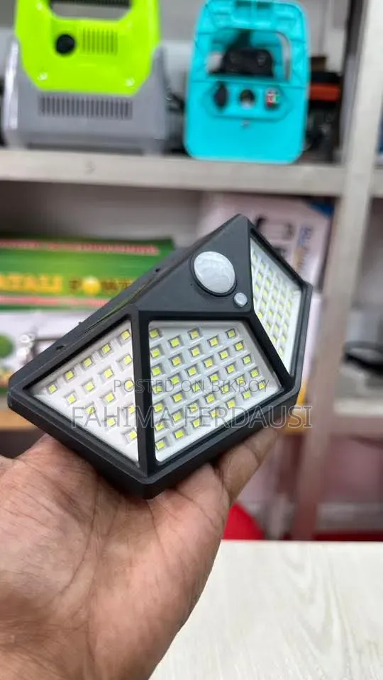 100 LED Solar Motion Light