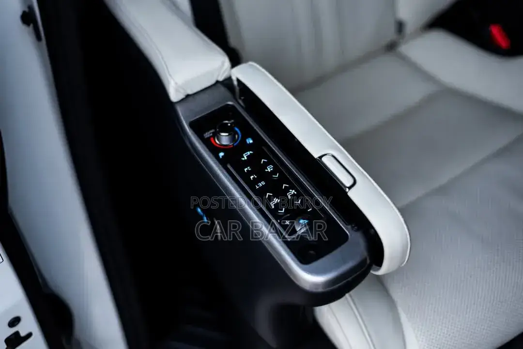 Toyota Alphard 2.5 Hybrid AWD 2019 Pearl
