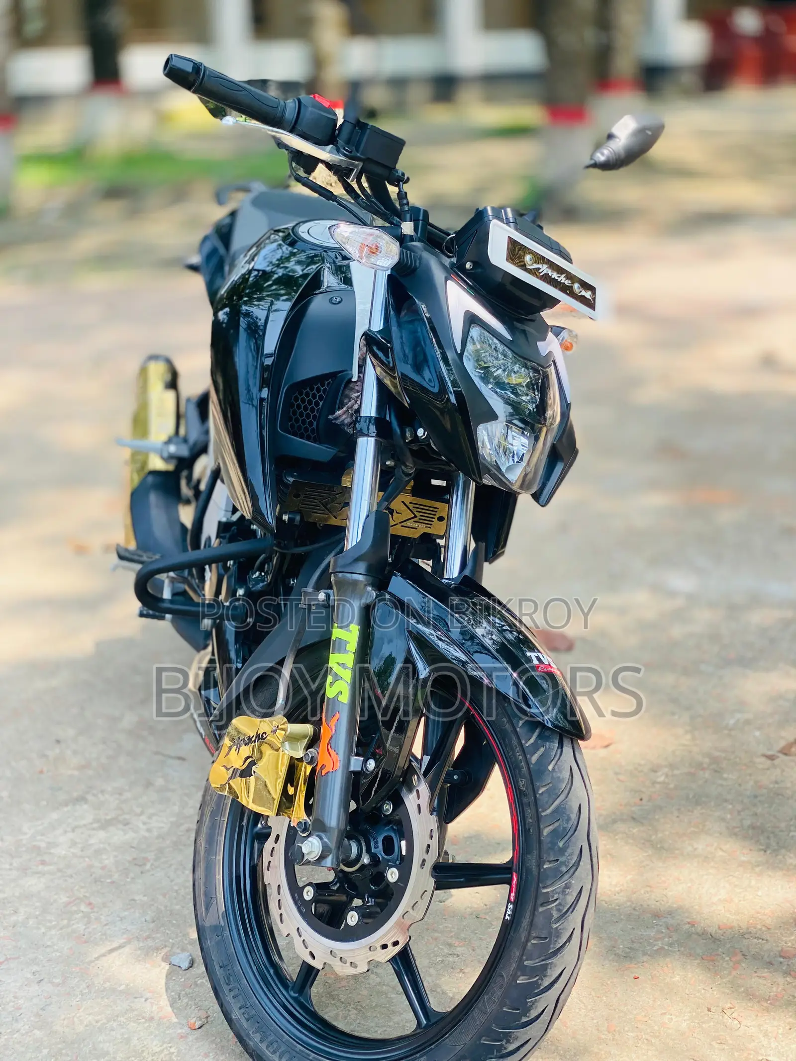 New TVS Apache RTR 160 4V 2025 Black