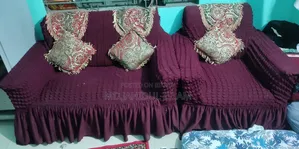 পারটেক্স এর খুব মজবুত ব্যাবহৃত সোফা বিক্রি হবে। (২:১)