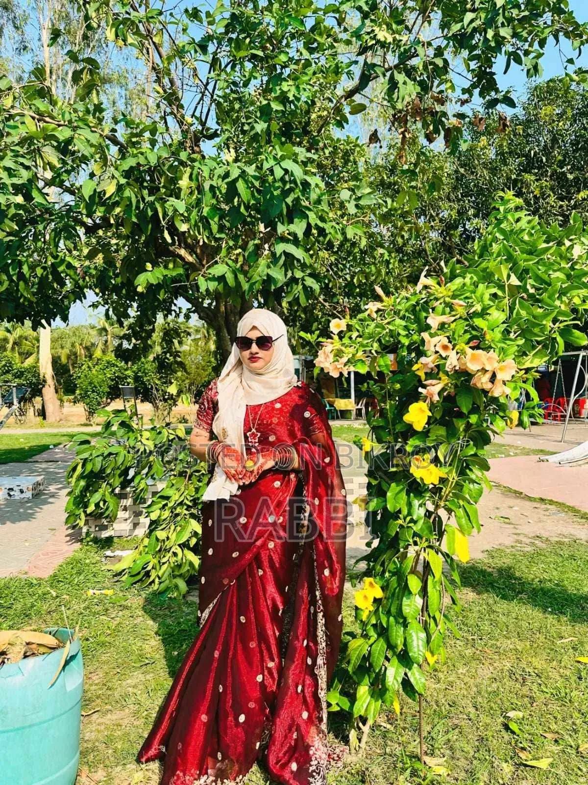 Viral Madhuri Saree