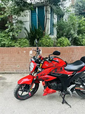 Suzuki 2022 Red