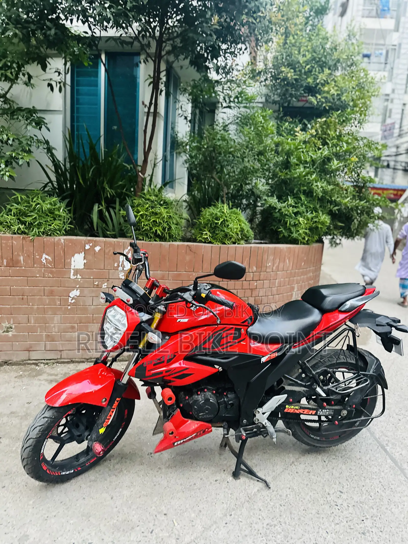Suzuki 2022 Red