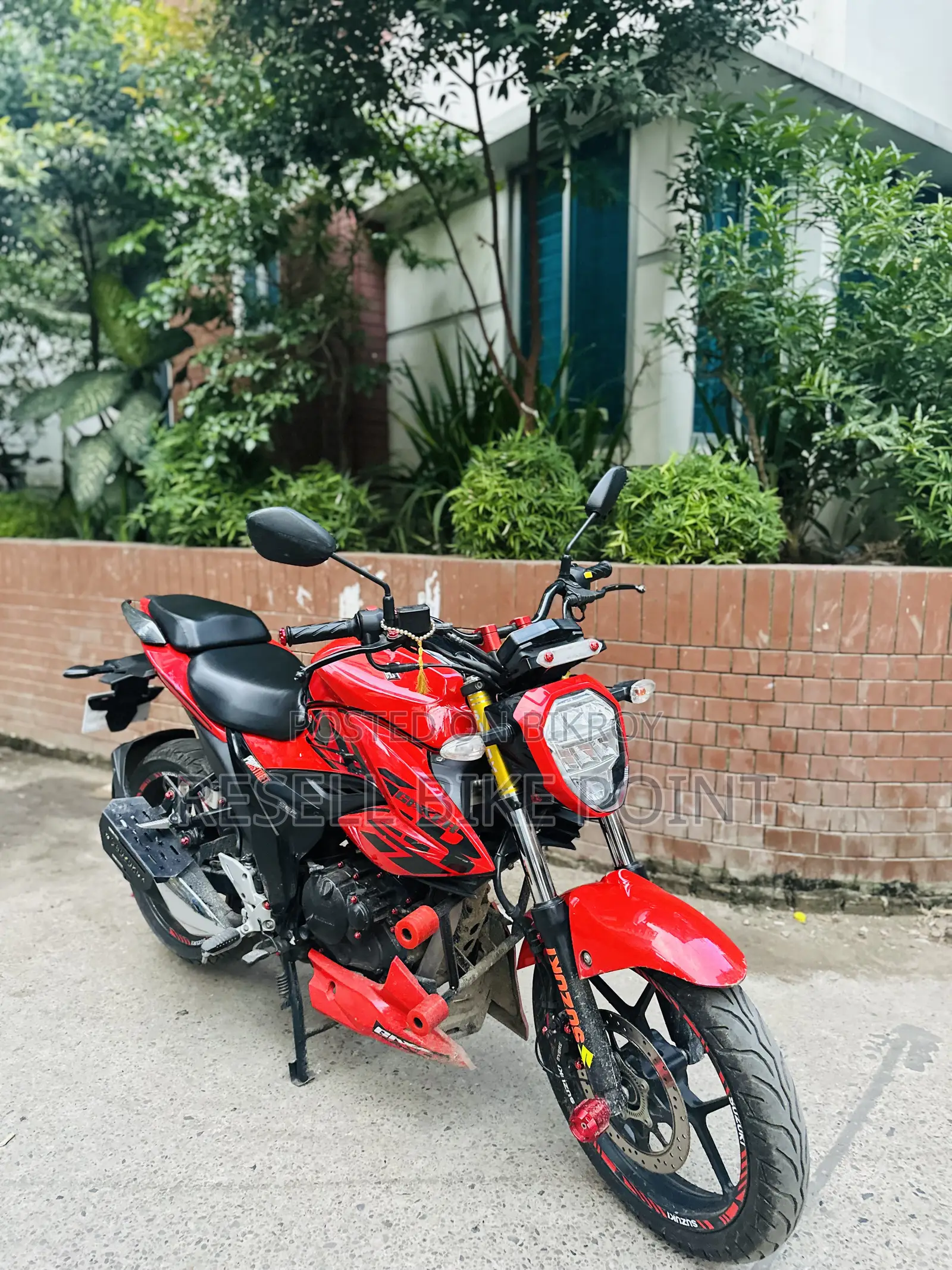 Suzuki 2022 Red
