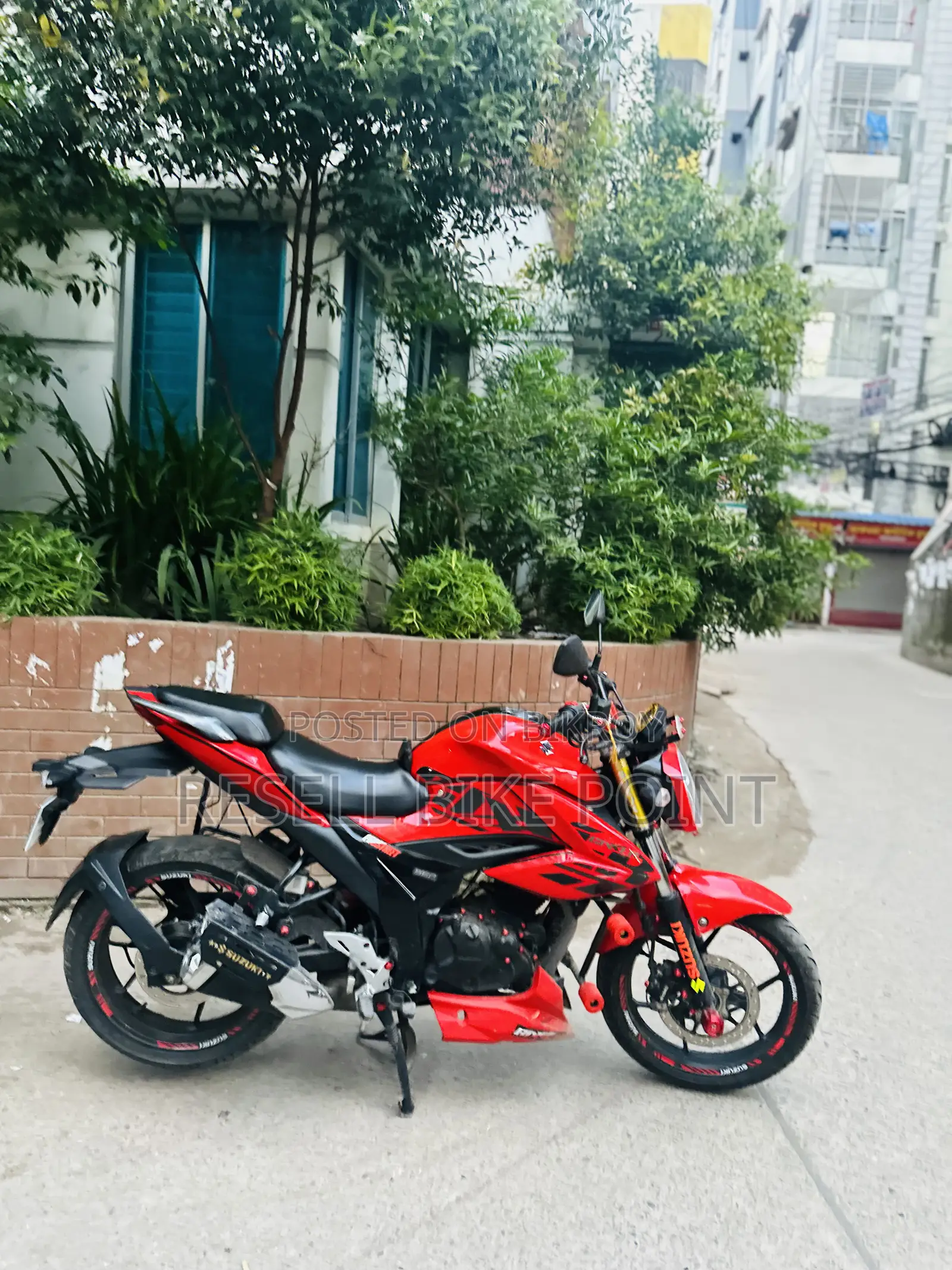 Suzuki 2022 Red