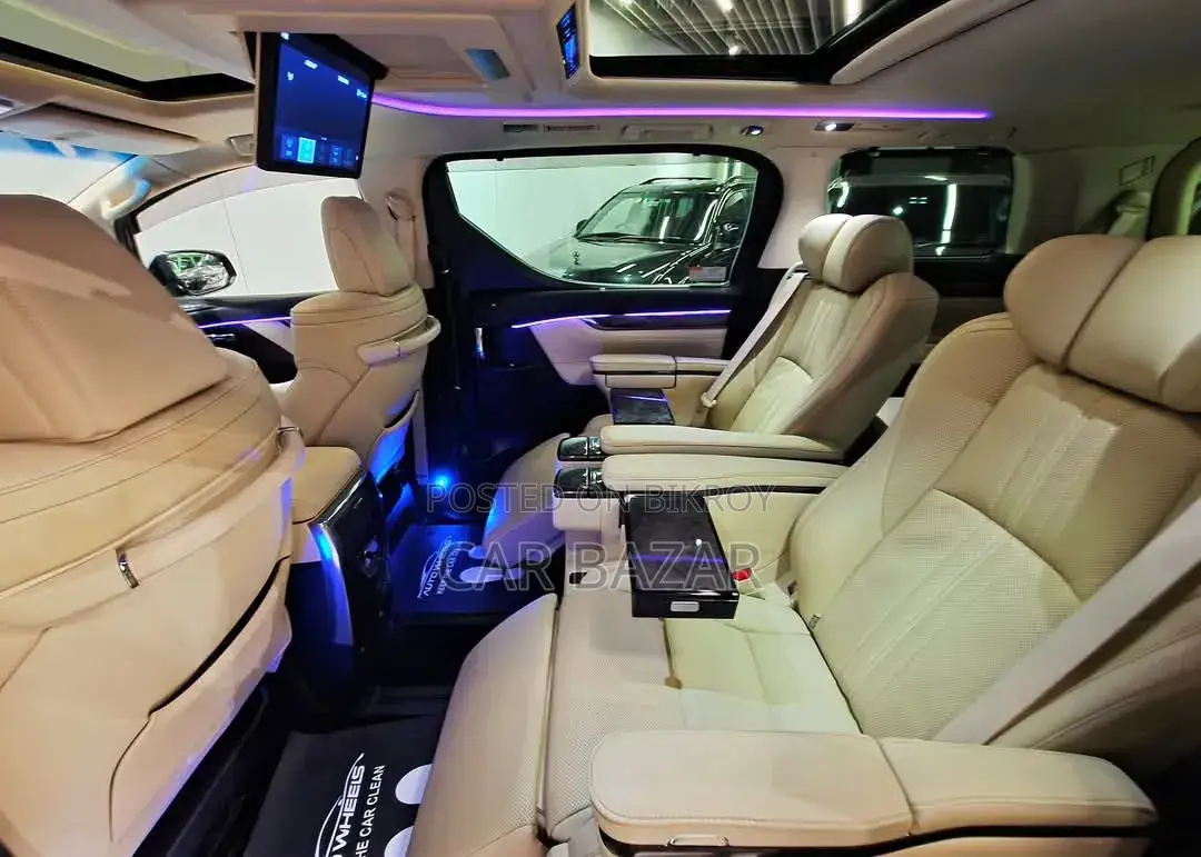 Toyota Alphard 2.5 Hybrid AWD 2019 Black