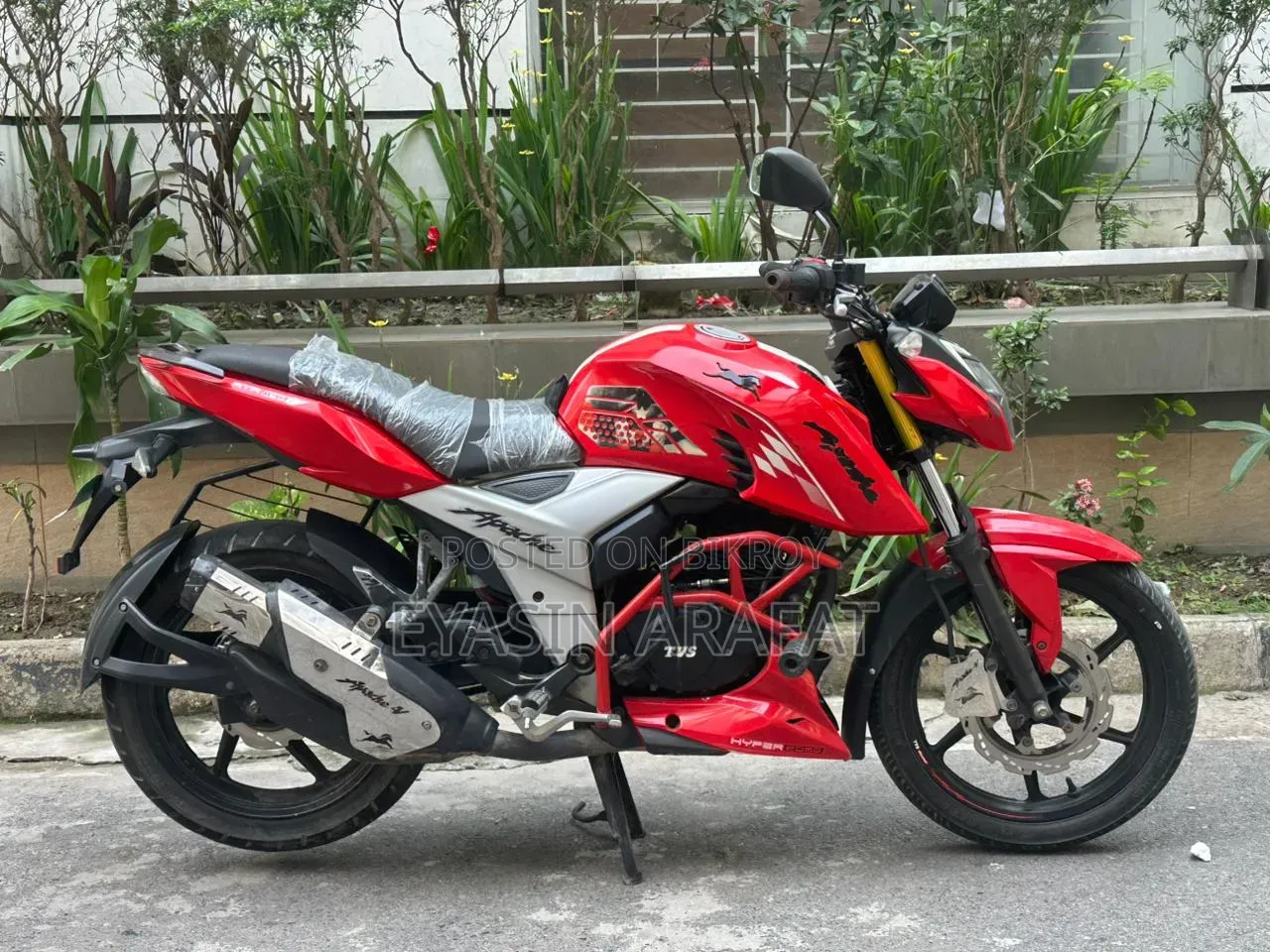TVS Apache 160 4V 2022 Red