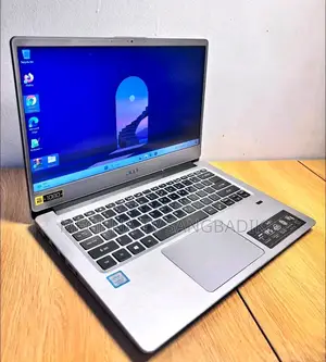 Laptop Acer 3GB Intel SSD 256GB