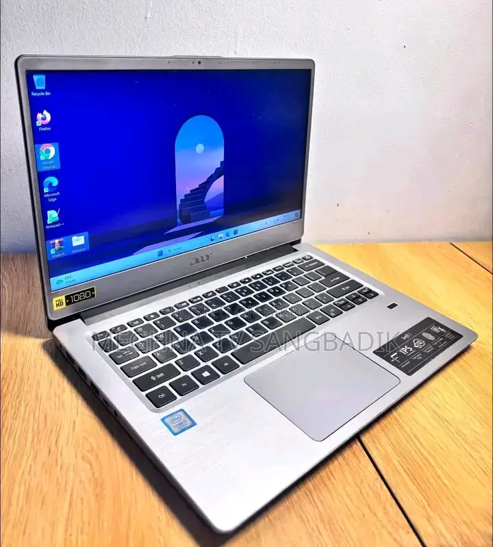 Laptop Acer 3GB Intel SSD 256GB