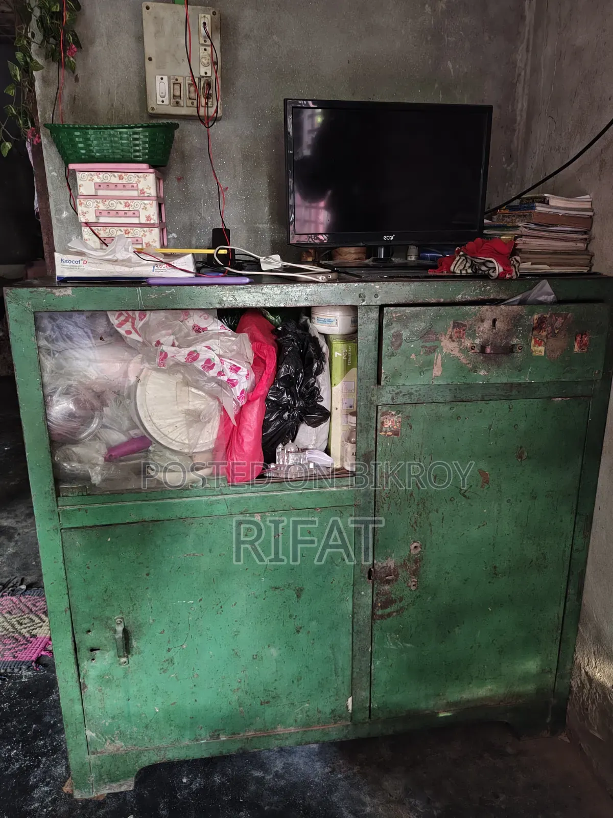 শোকেস বিক্রয় হবে