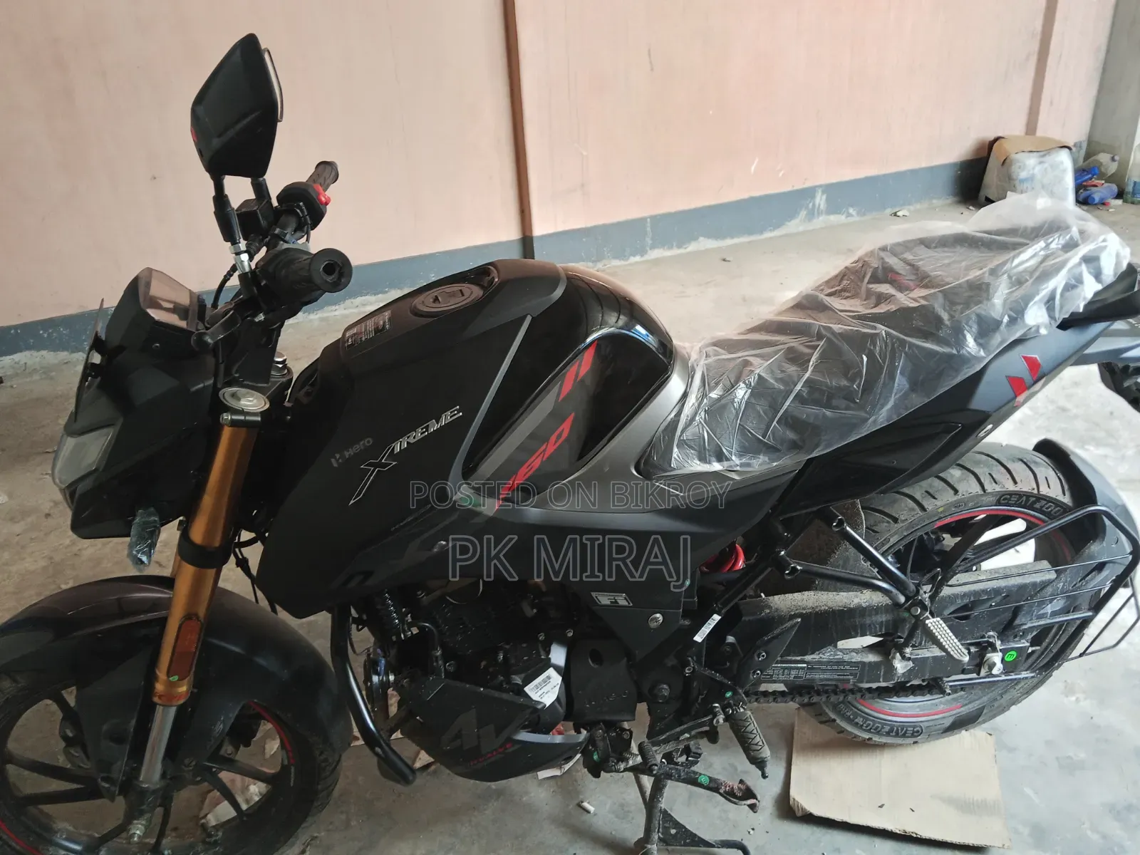New Hero Thriller 160R 2026 Black